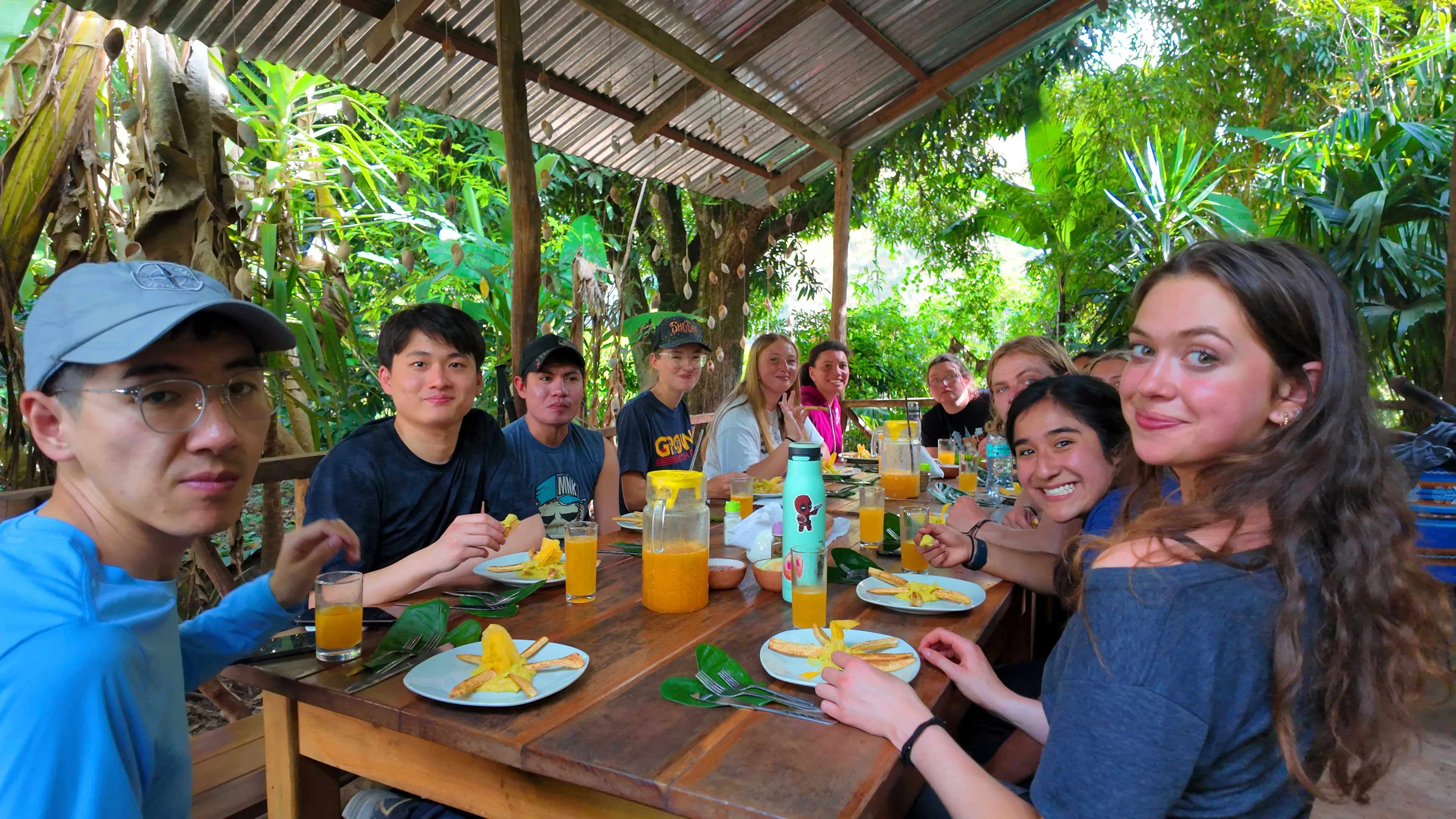 Group of travelers dining in a typical restaurant in Cusco during a tour | Conde Travel Adventures