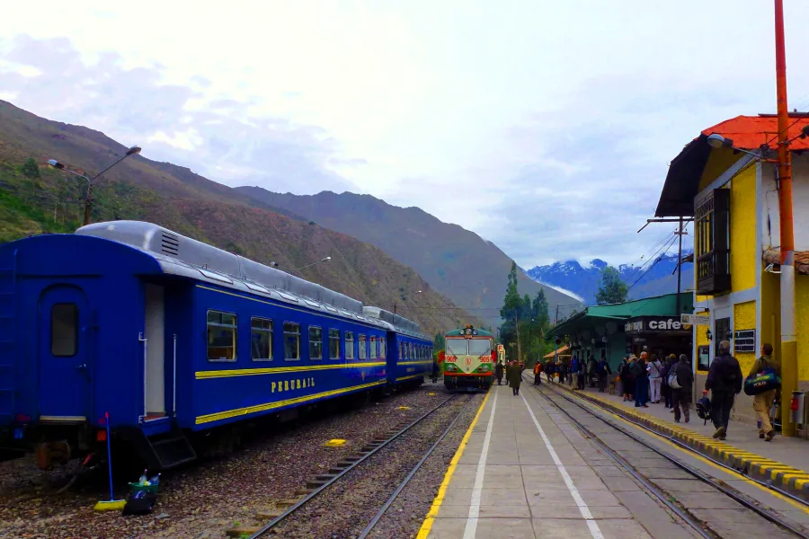 Ollantaytambo Station – Train to Machu Picchu | Conde Travel Adventures