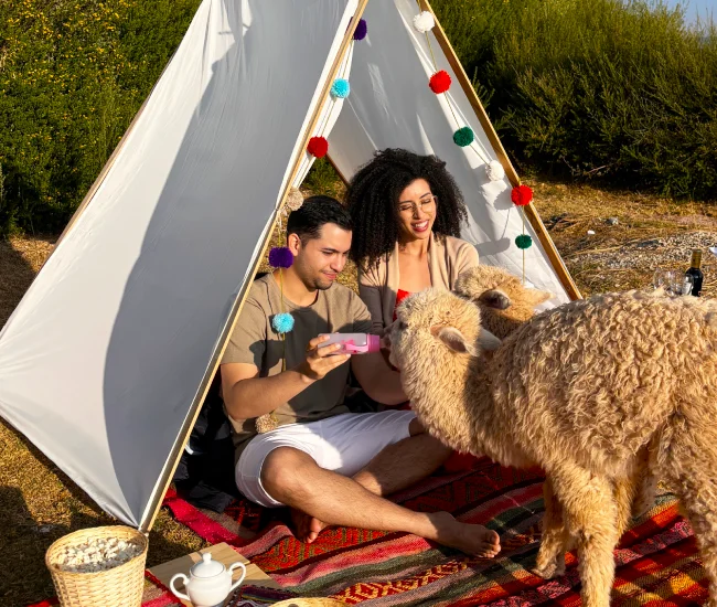 Luxury travelers enjoying a private Sacred Valley tour in Peru | Conde Travel Adventures