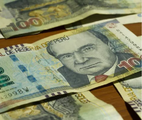 100 sol currency bill Peru